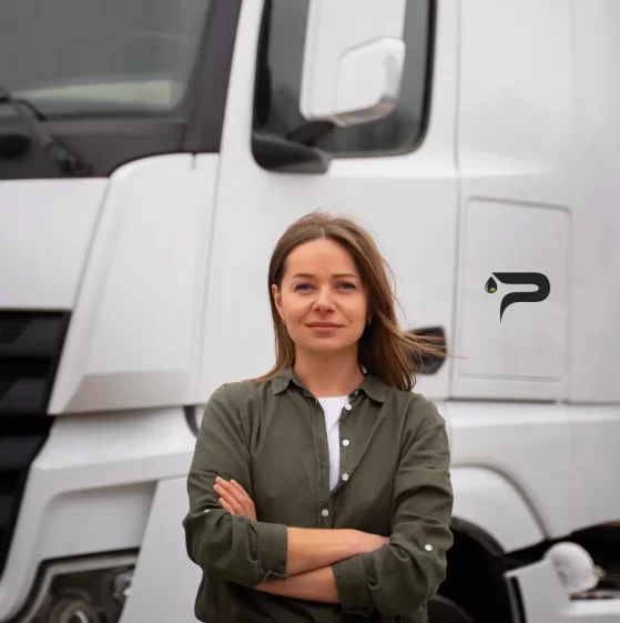 medium-shot-professional-female-driver-outdoors-com-logo-reta